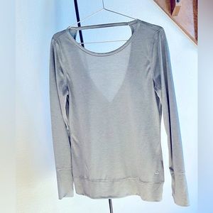 GAP fit grey long sleeve top with open deep V back and thumb holes